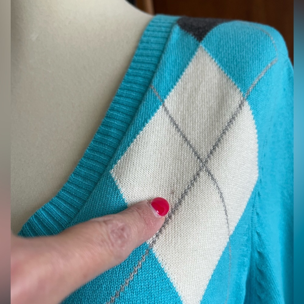 Izod Argyle V-Neck Sweater NWT Small Petite - Picture 6 of 8